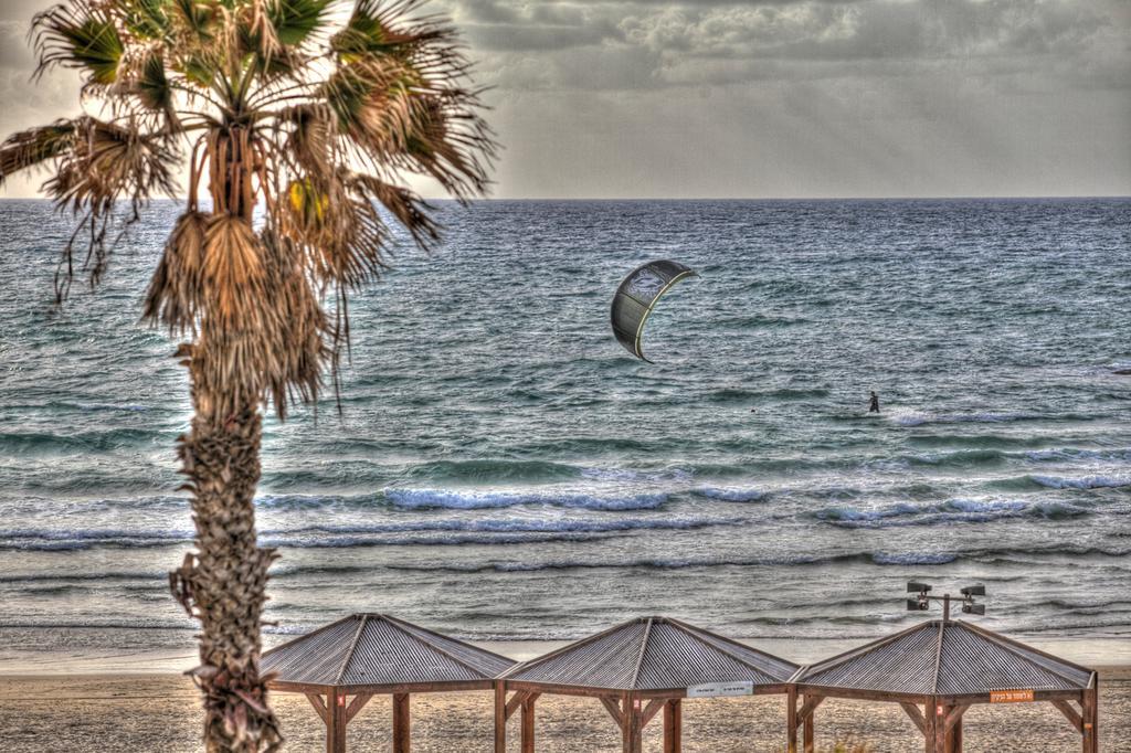 Sunset Beach Apartments Tel Aviv Exteriör bild